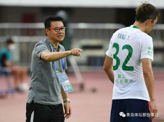 小情侣高清国产在线播放